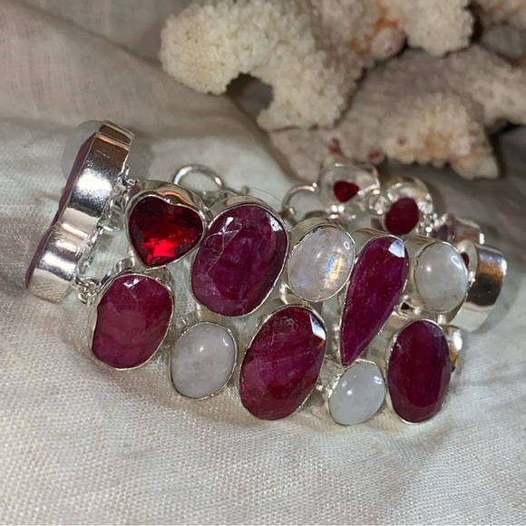 Gorgeous Ruby + Red Quartz heart + Biwa Pearl statement bracelet - Picture 3 of 11